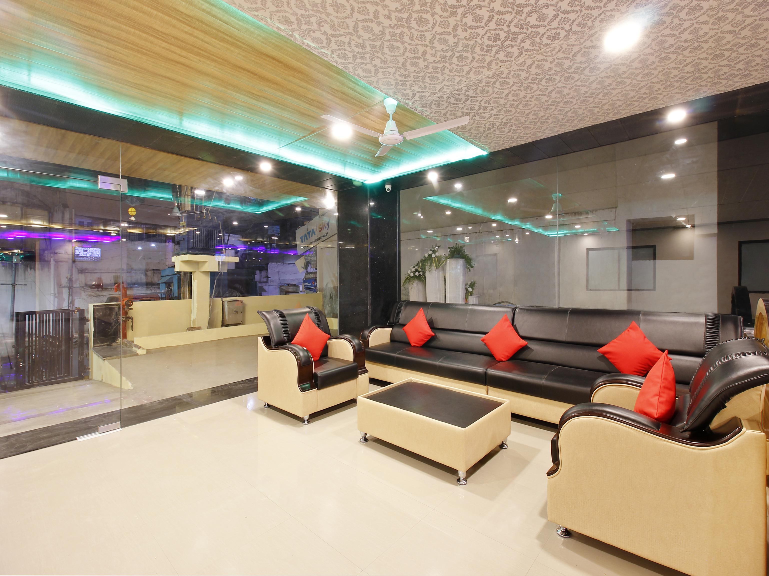 Capital O Hotel Vaishnavi Secunderabad Ngoại thất bức ảnh