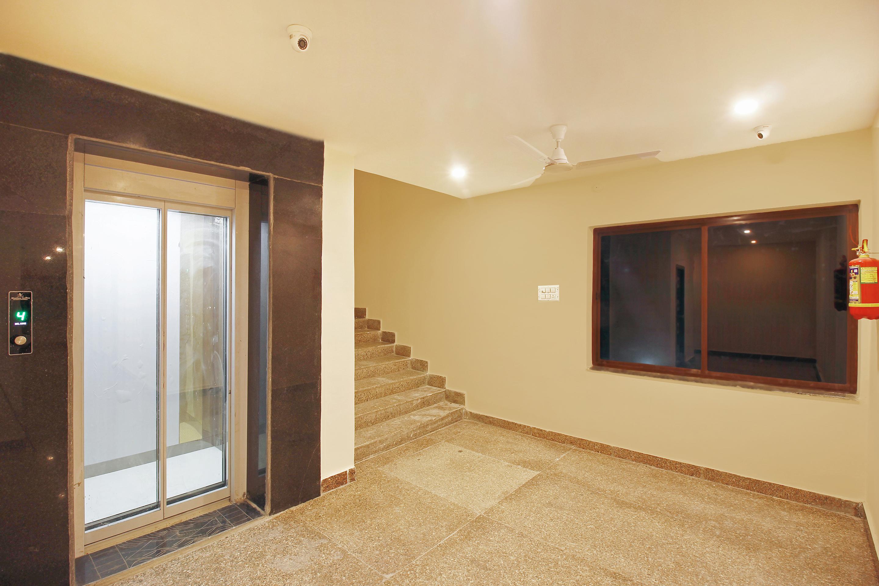 Capital O Hotel Vaishnavi Secunderabad Ngoại thất bức ảnh